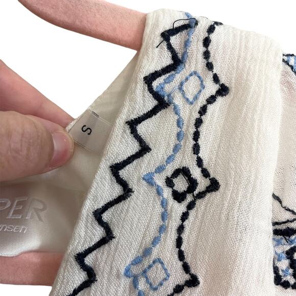 Piper White Embroidered Dress - Picture 10 of 11